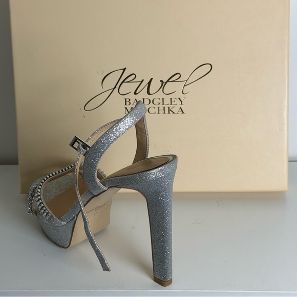 EUC Jewel Badgley Mischka Gallant Platform Sandal Glittering Silver Heels - Picture 4 of 13